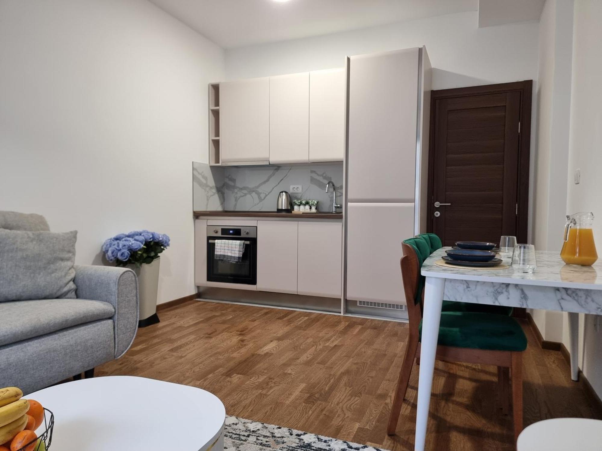 Adriatic Apartment *