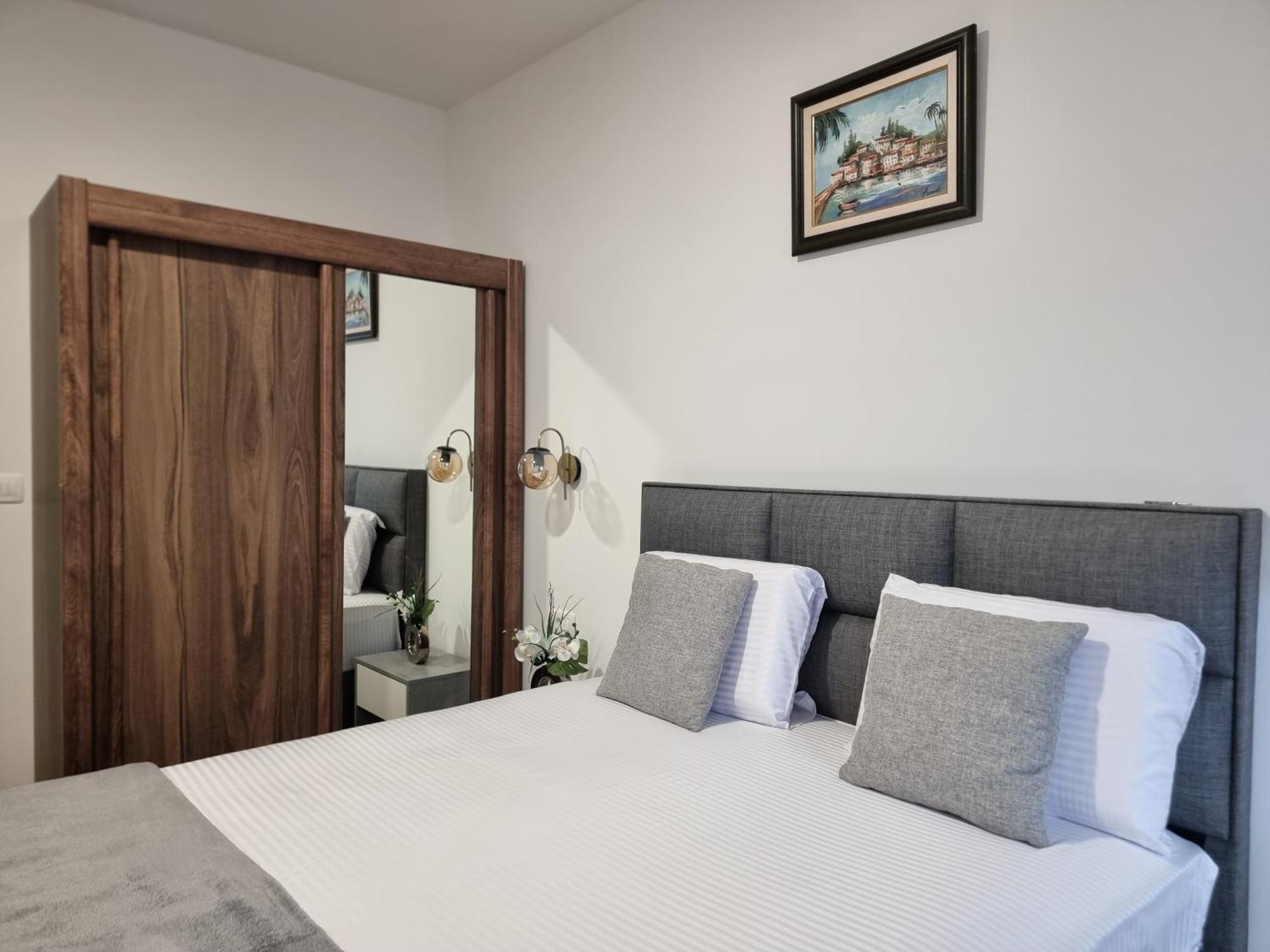 Adriatic Apartment *