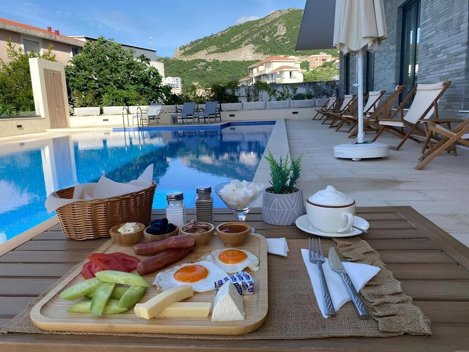 Adriatic Apartment *